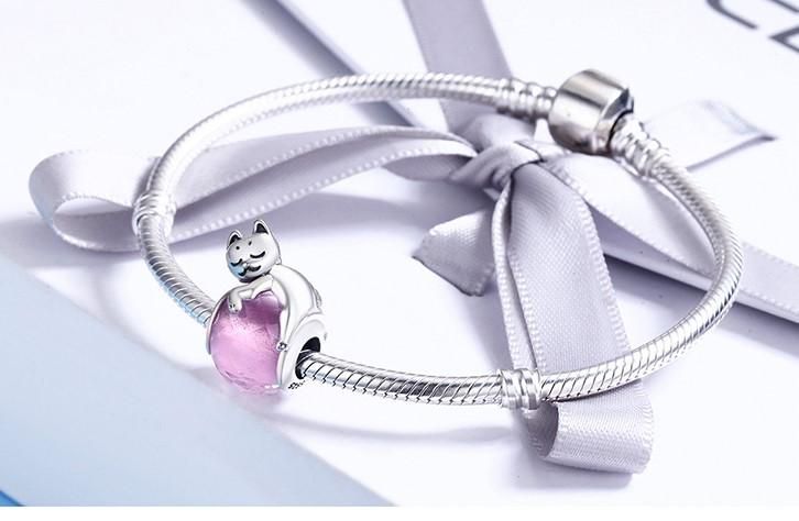 Sovande Kattarmband Charm